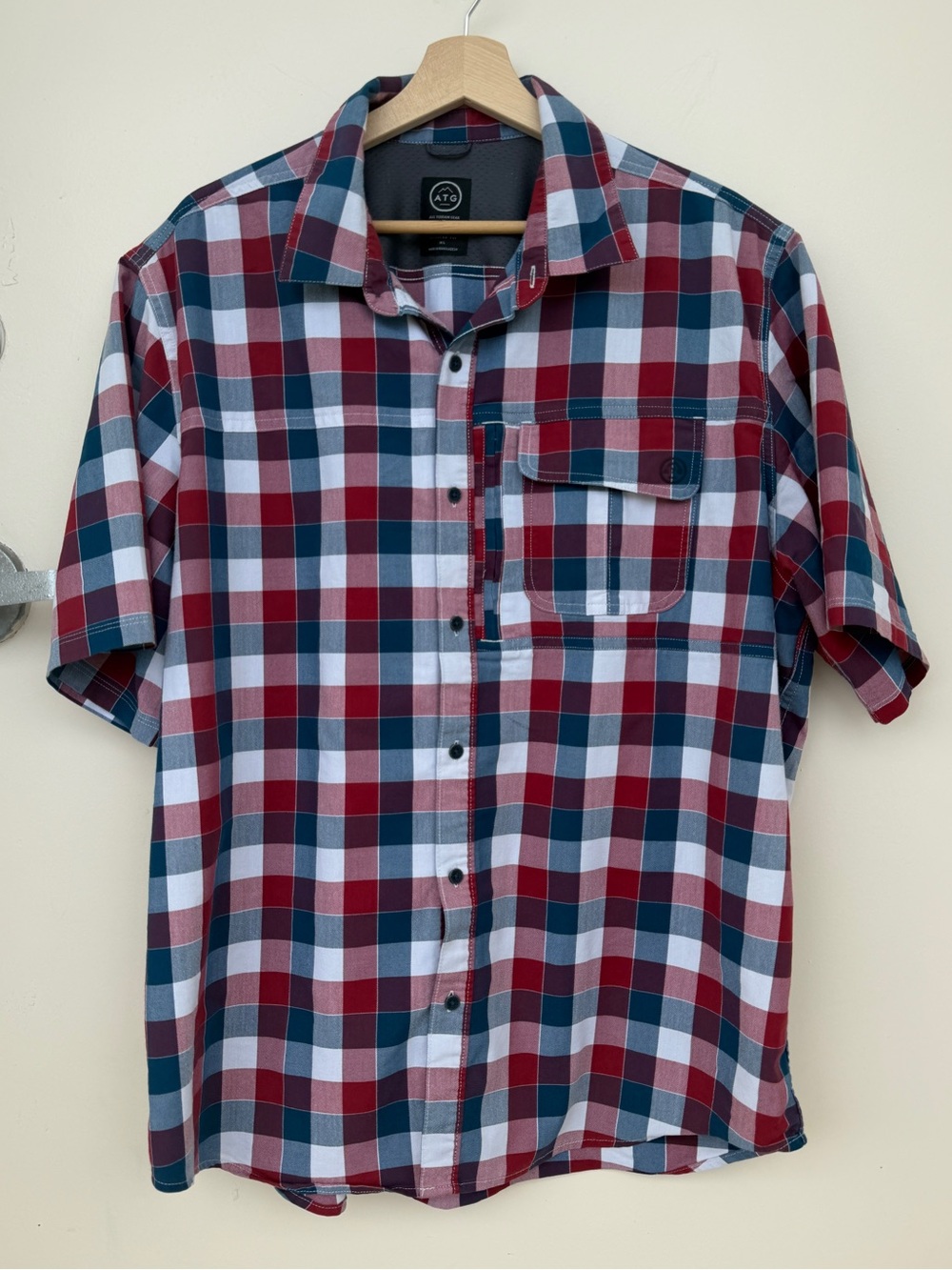 Wrangler ATG Plaid Button Up Shirt XL Outdoor Hiking Fishing Camp Red Blue